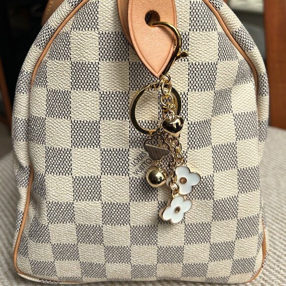 CLOVER AND HEART Bag Charm White Gold Tone💕 - Picture 5 of 7